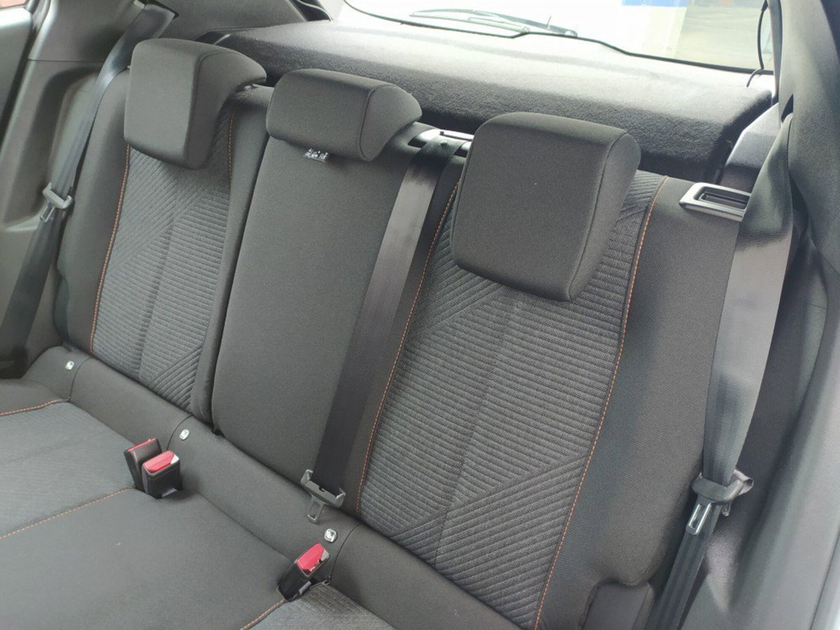 Peugeot 2008 1.2 puretech Style s&s 100cv (12)