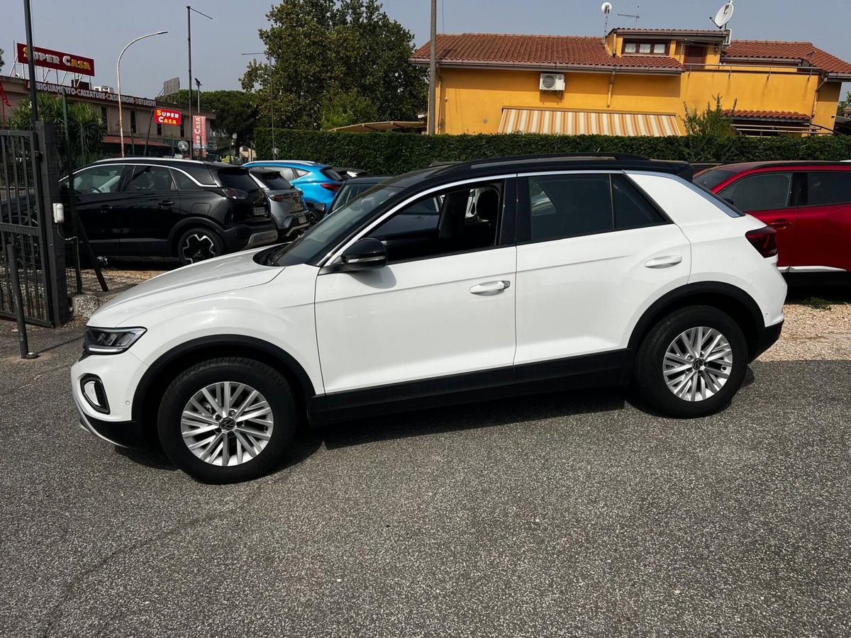 Volkswagen T-Roc 1.0 TSI Life (5)