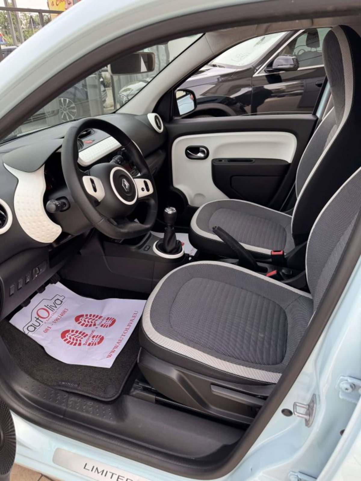 Renault Twingo SCe 65 CV Zen (12)