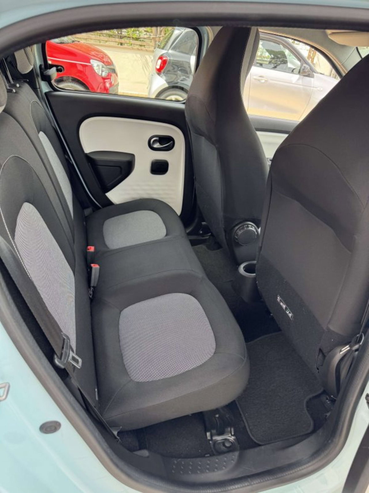 Renault Twingo SCe 65 CV Zen (8)
