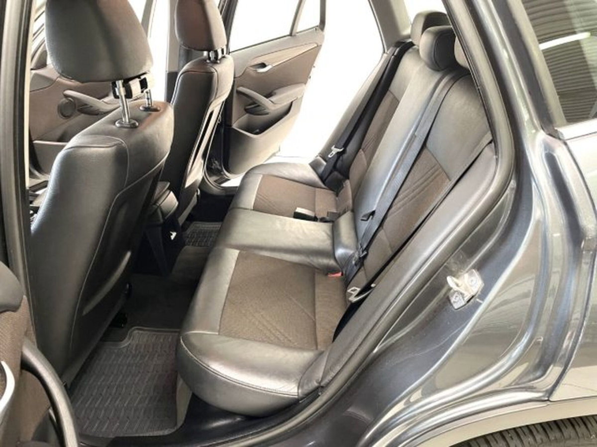 BMW X1 sDrive18d X Line (7)