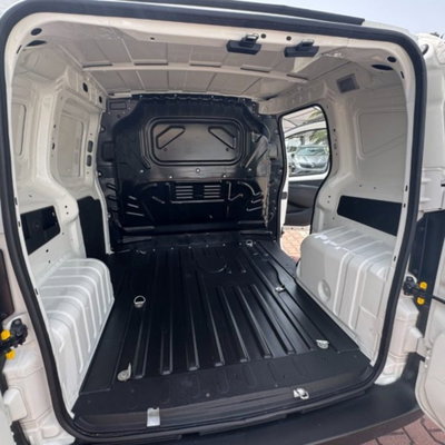 Fiat Fiorino Furgone cargo 1.3 mjt 95cv SX (10)