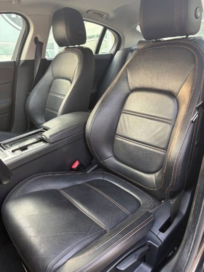 Jaguar XE 2.0 D 180 CV aut. Prestige (11)