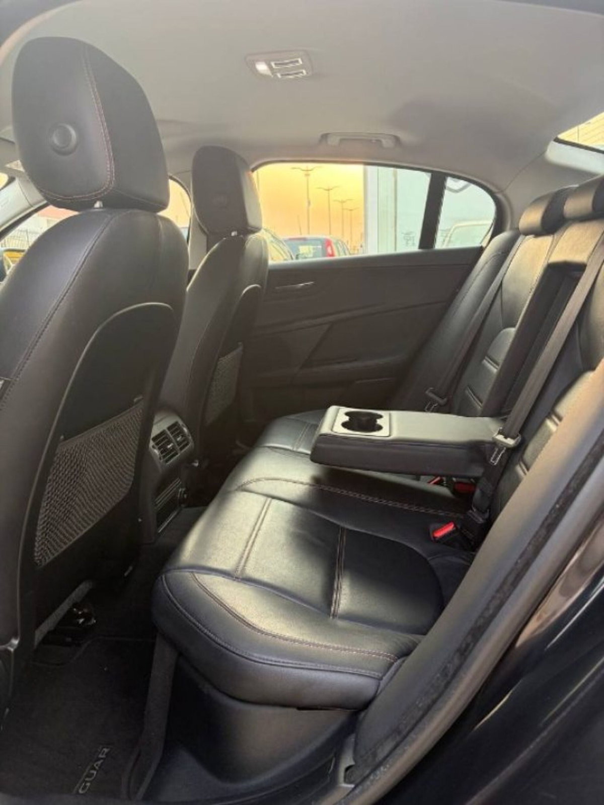 Jaguar XE 2.0 D 180 CV aut. Prestige (13)