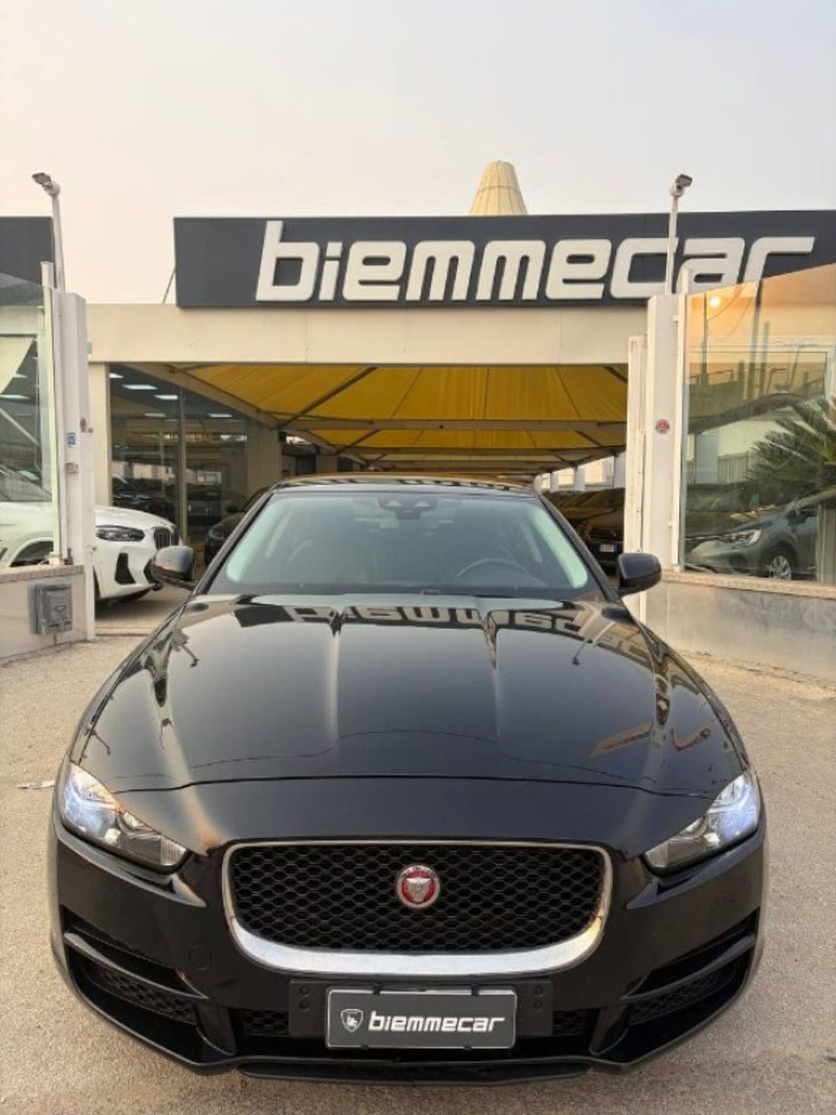 Jaguar XE 2.0 D 180 CV aut. Prestige (2)