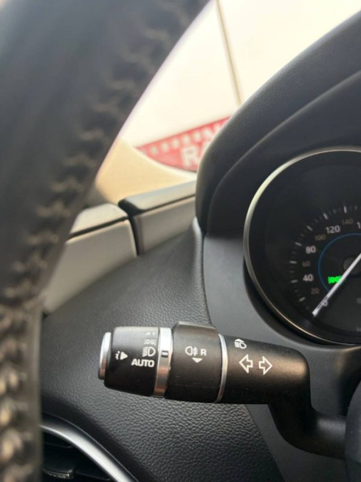 Jaguar XE 2.0 D 180 CV aut. Prestige (20)