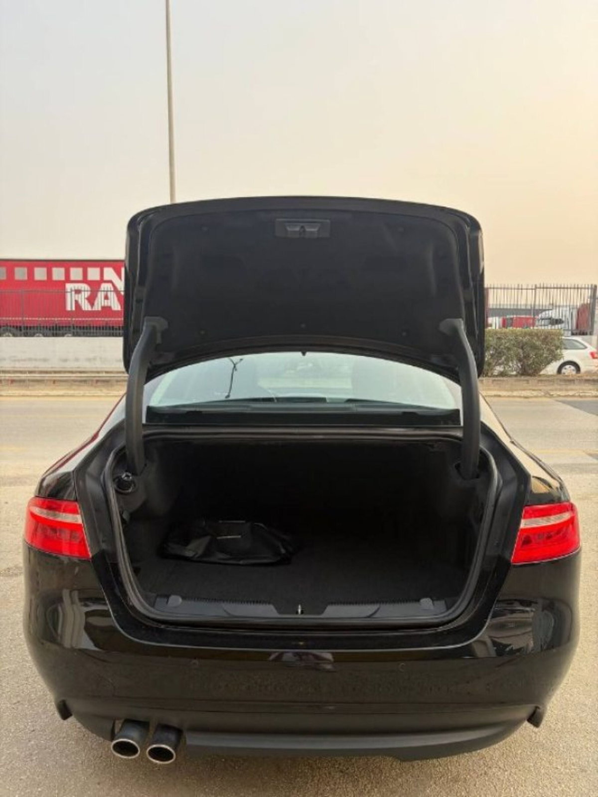 Jaguar XE 2.0 D 180 CV aut. Prestige (7)