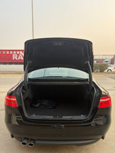 Jaguar XE 2.0 D 180 CV aut. Prestige (7)