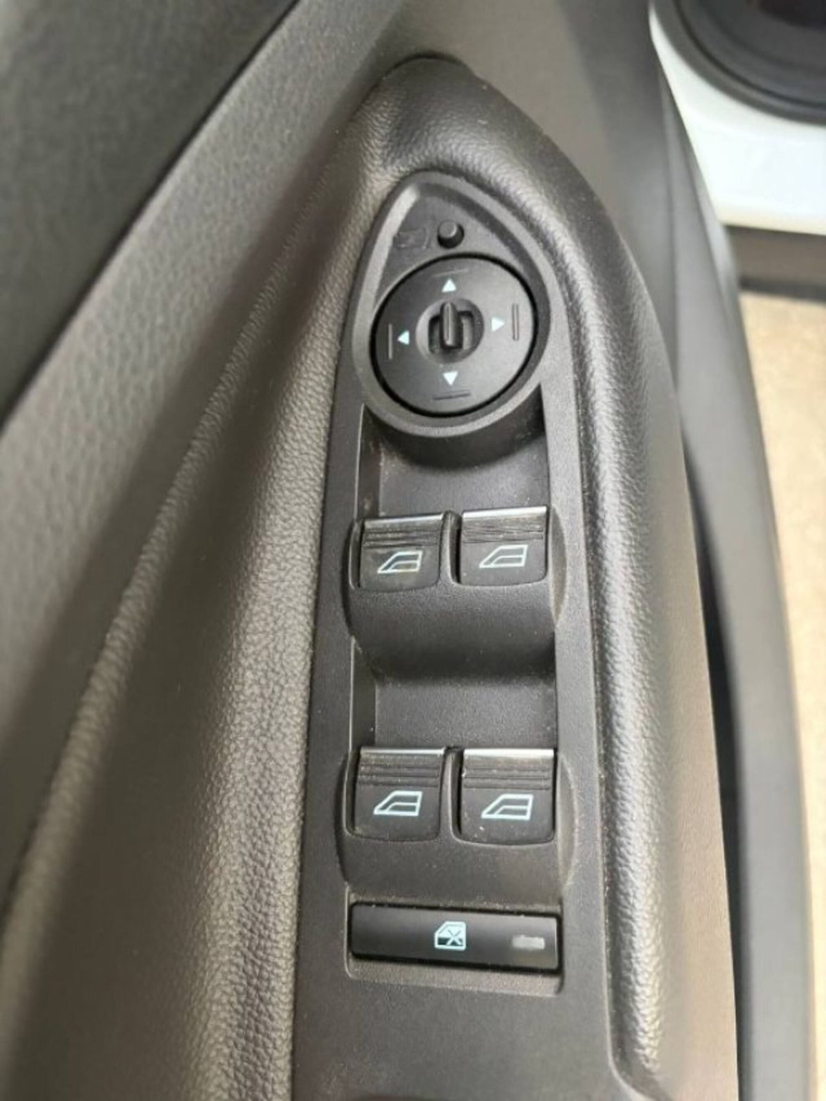 Ford Kuga 2.0 TDCI 150 CV S&S 4WD Powershift Business (16)