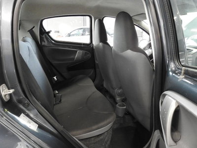 Toyota Aygo 1.0 12V VVT-i 5 porte (14)