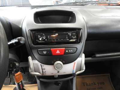 Toyota Aygo 1.0 12V VVT-i 5 porte (19)