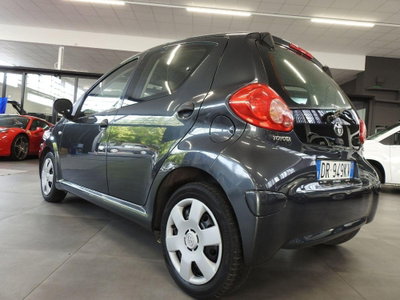 Toyota Aygo 1.0 12V VVT-i 5 porte (4)