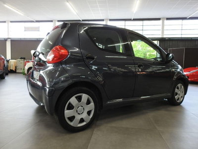 Toyota Aygo 1.0 12V VVT-i 5 porte (6)