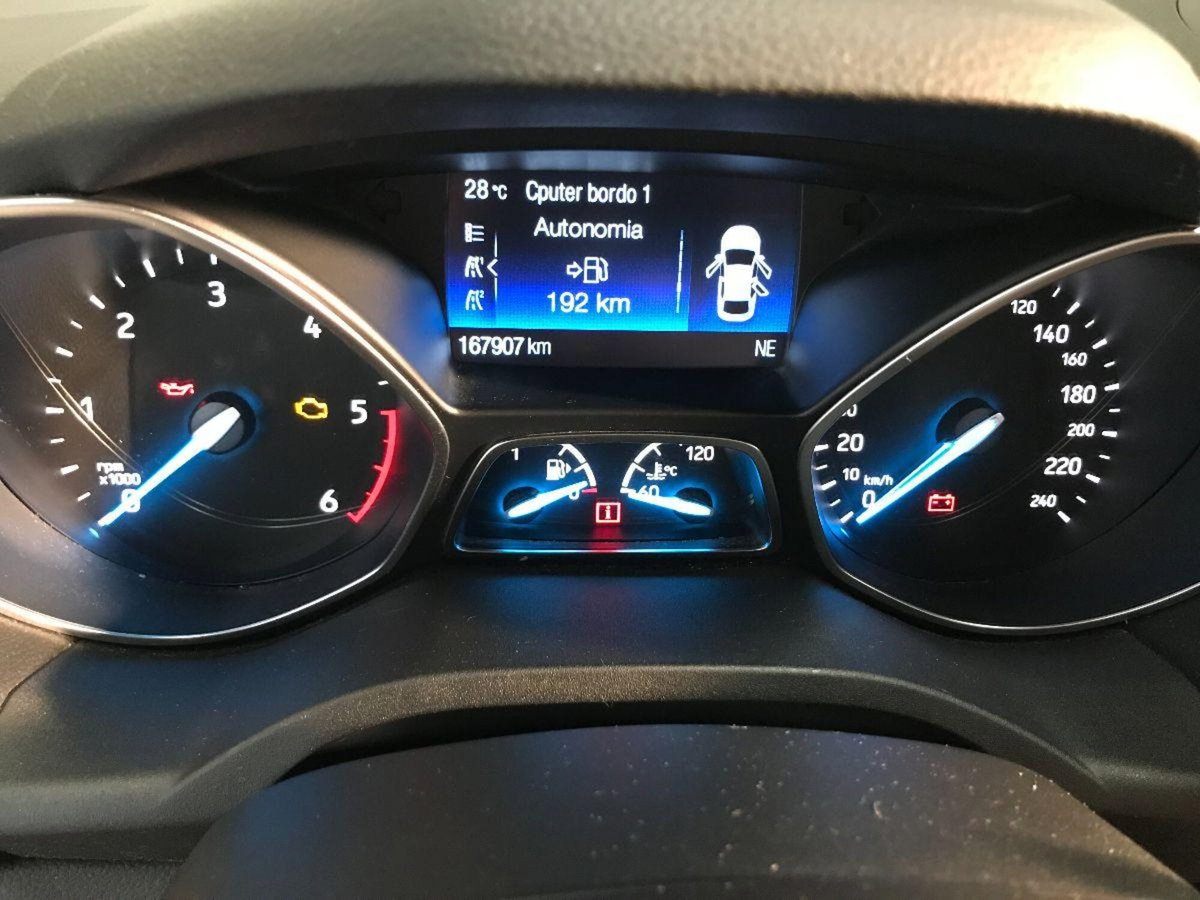 Ford Kuga 1.5 EcoBlue 120 CV 2WD ST-Line (10)