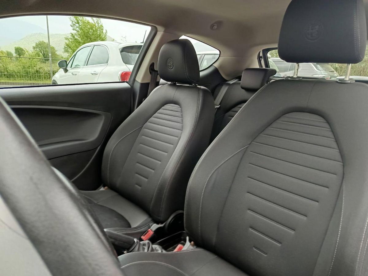Alfa Romeo MiTo 1.4 T 120 CV GPL Distinctive (11)