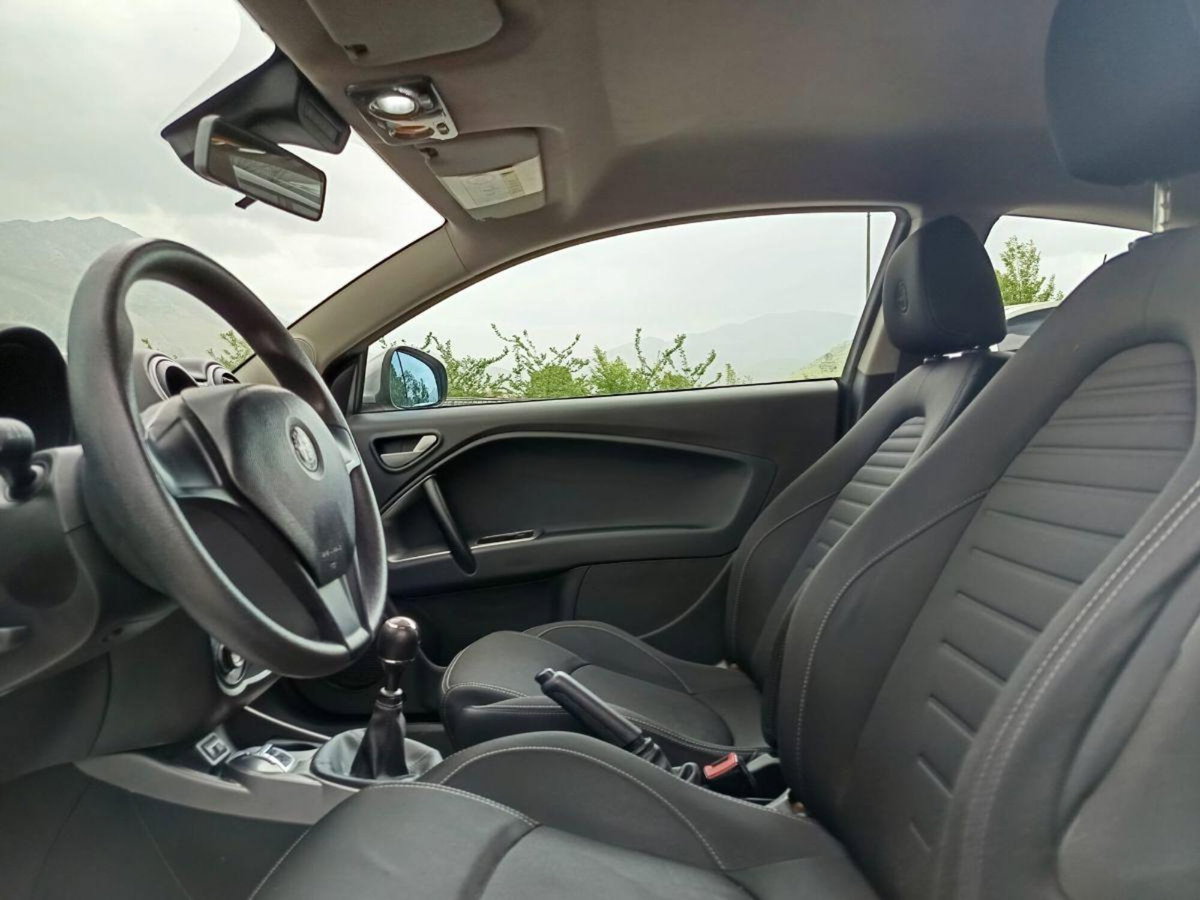 Alfa Romeo MiTo 1.4 T 120 CV GPL Distinctive (12)