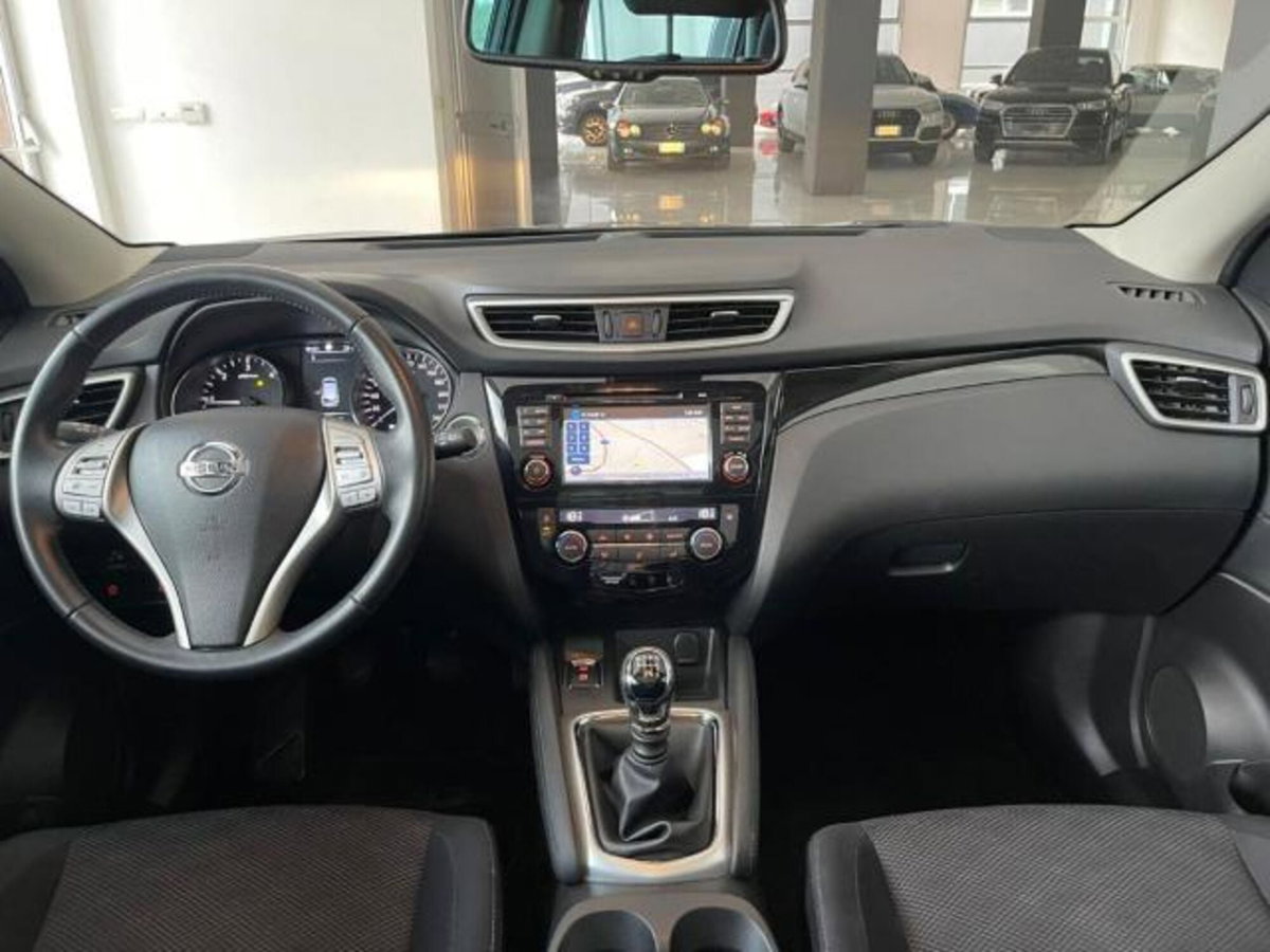 Nissan Qashqai 1.5 dCi N-Connecta (11)
