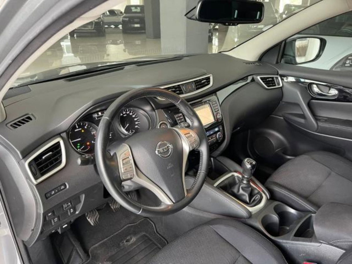 Nissan Qashqai 1.5 dCi N-Connecta (9)