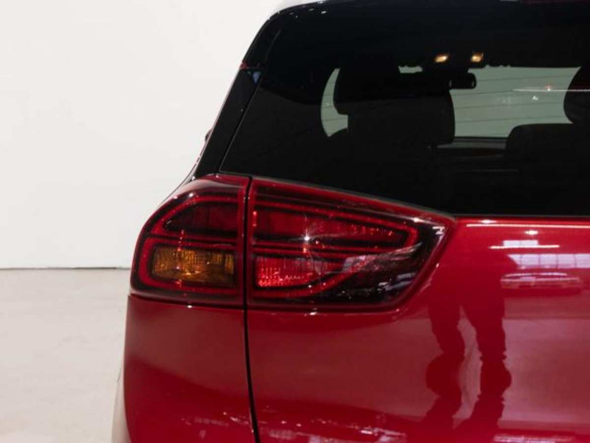 Kia Niro 1.6 GDi DCT PHEV (8)