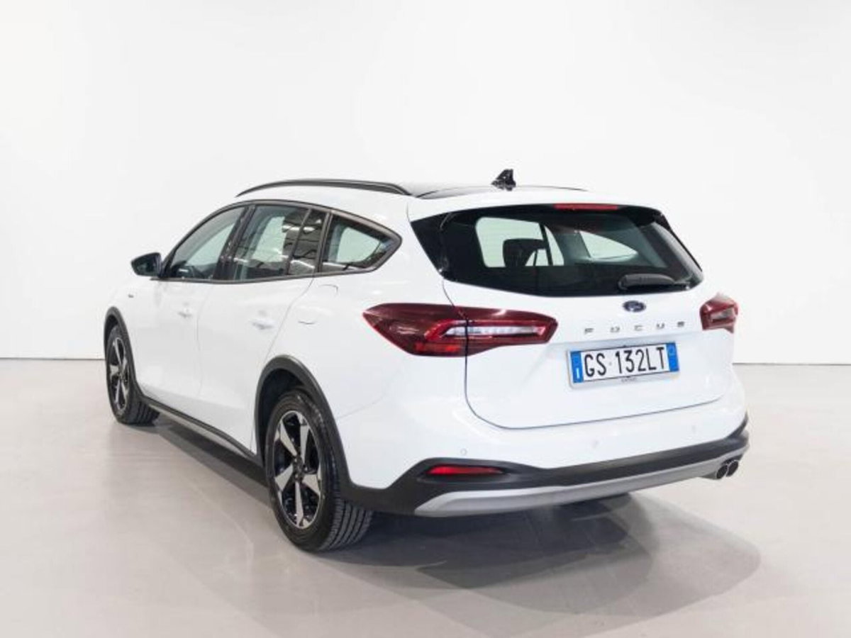 Ford Focus Station Wagon 1.5 ecoblue ST-Line X 115cv auto (3)
