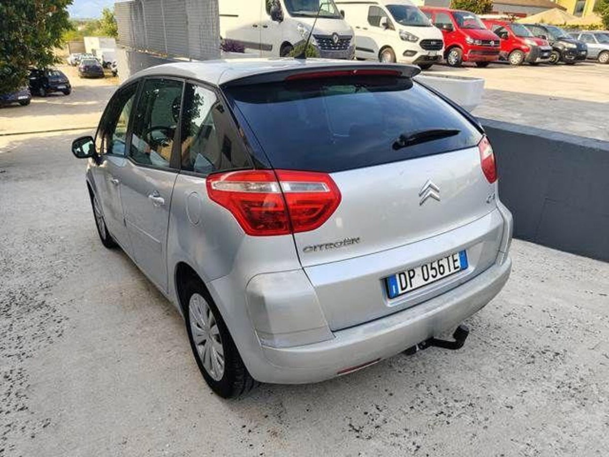 Citroen C4 Picasso 1.6 HDi 110 FAP Elegance (2)