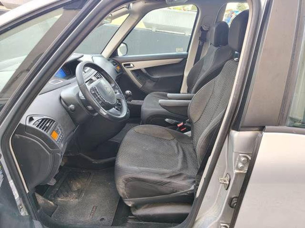 Citroen C4 Picasso 1.6 HDi 110 FAP Elegance (4)