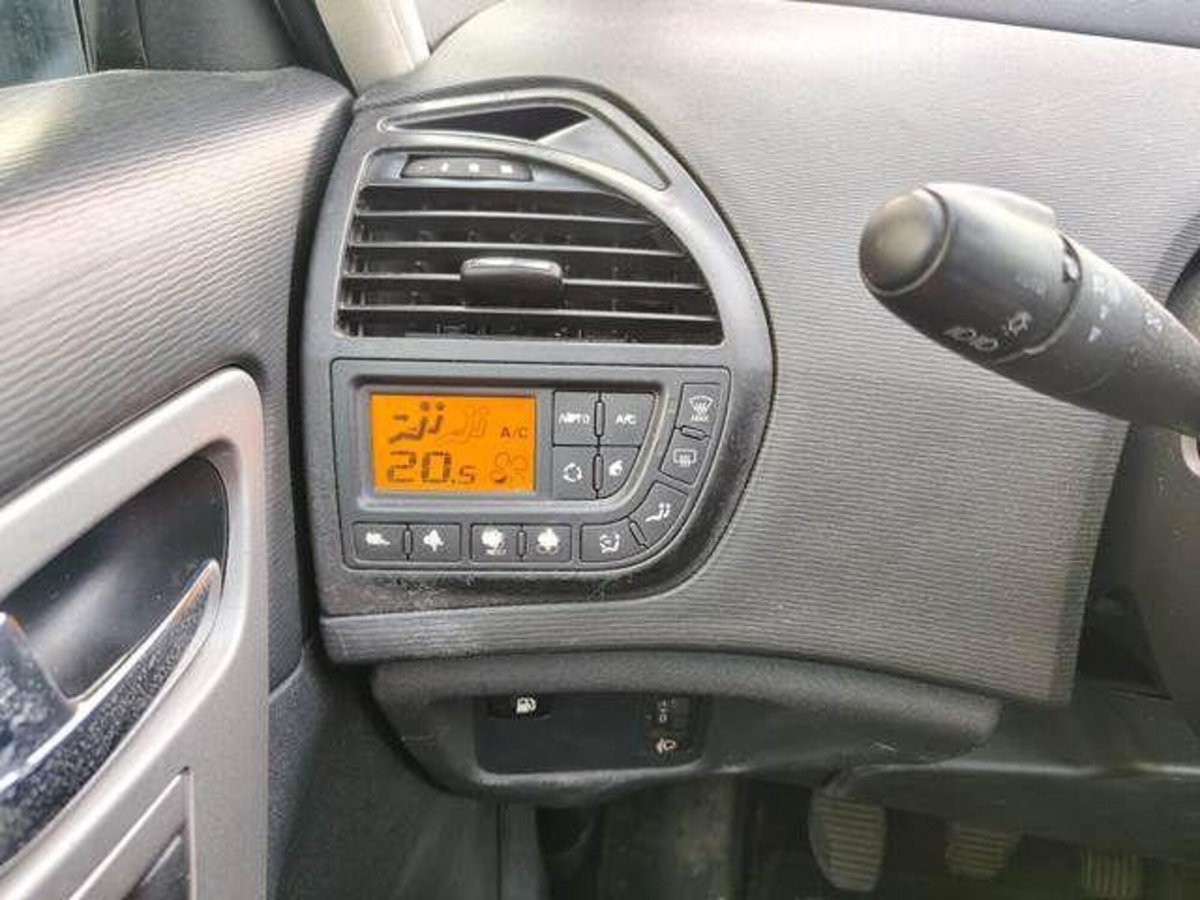 Citroen C4 Picasso 1.6 HDi 110 FAP Elegance (7)