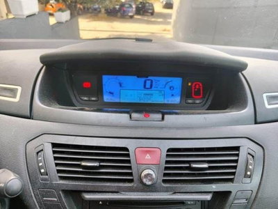 Citroen C4 Picasso 1.6 HDi 110 FAP Elegance (8)