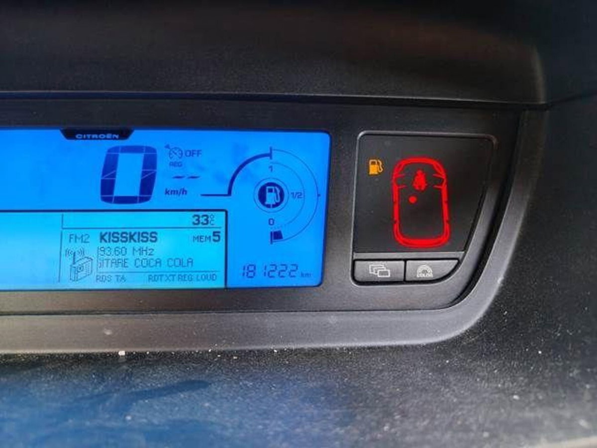Citroen C4 Picasso 1.6 HDi 110 FAP Elegance (9)