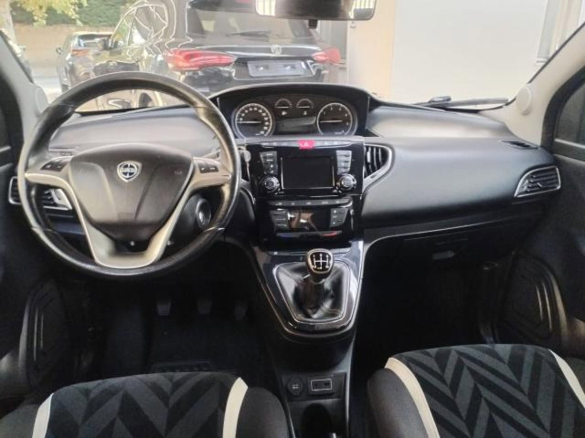 Lancia Ypsilon 1.3 MJT 16V 95 CV 5 porte S&S Gold (8)