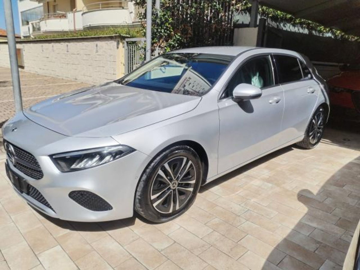 Mercedes-Benz Classe A 180 d Automatic Premium (2)