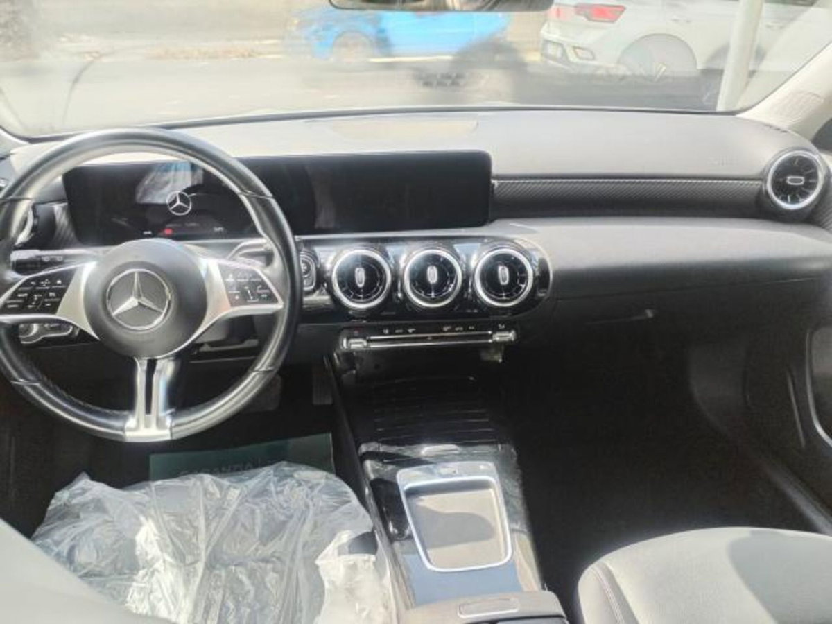 Mercedes-Benz Classe A 180 d Automatic Premium (8)