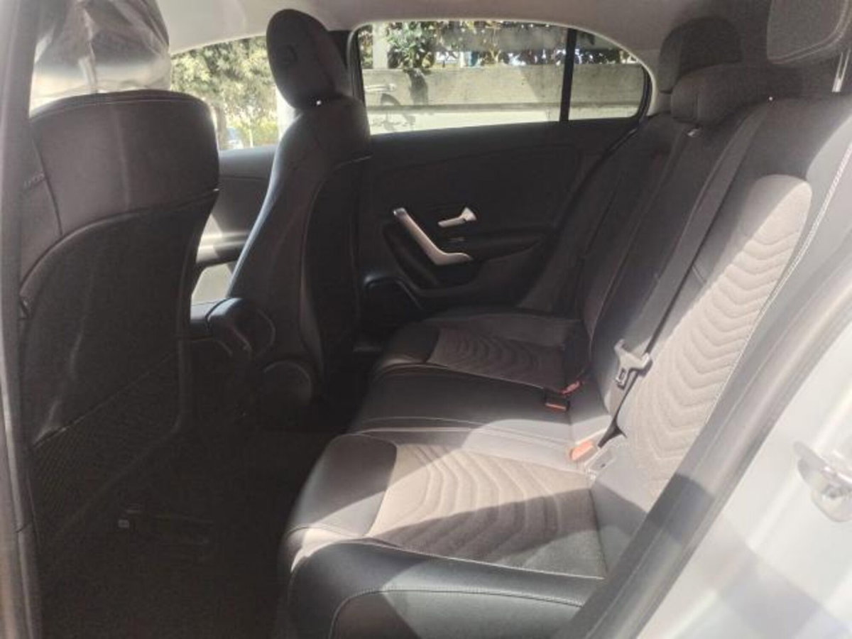 Mercedes-Benz Classe A 180 d Automatic Premium (9)