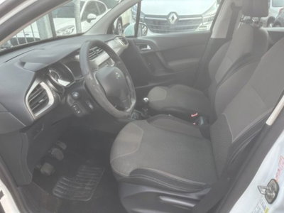Citroen C3 PureTech 82 Attraction Van (6)