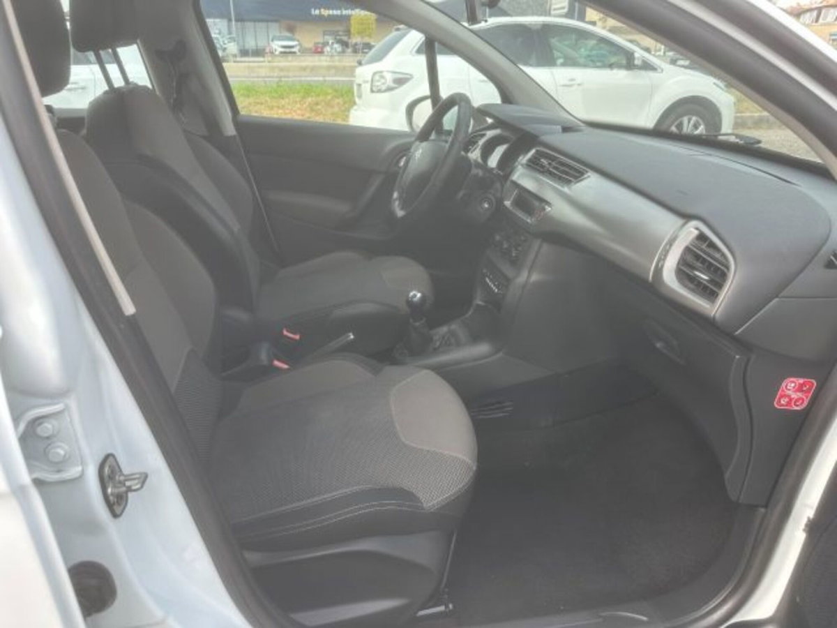 Citroen C3 PureTech 82 Attraction Van (9)