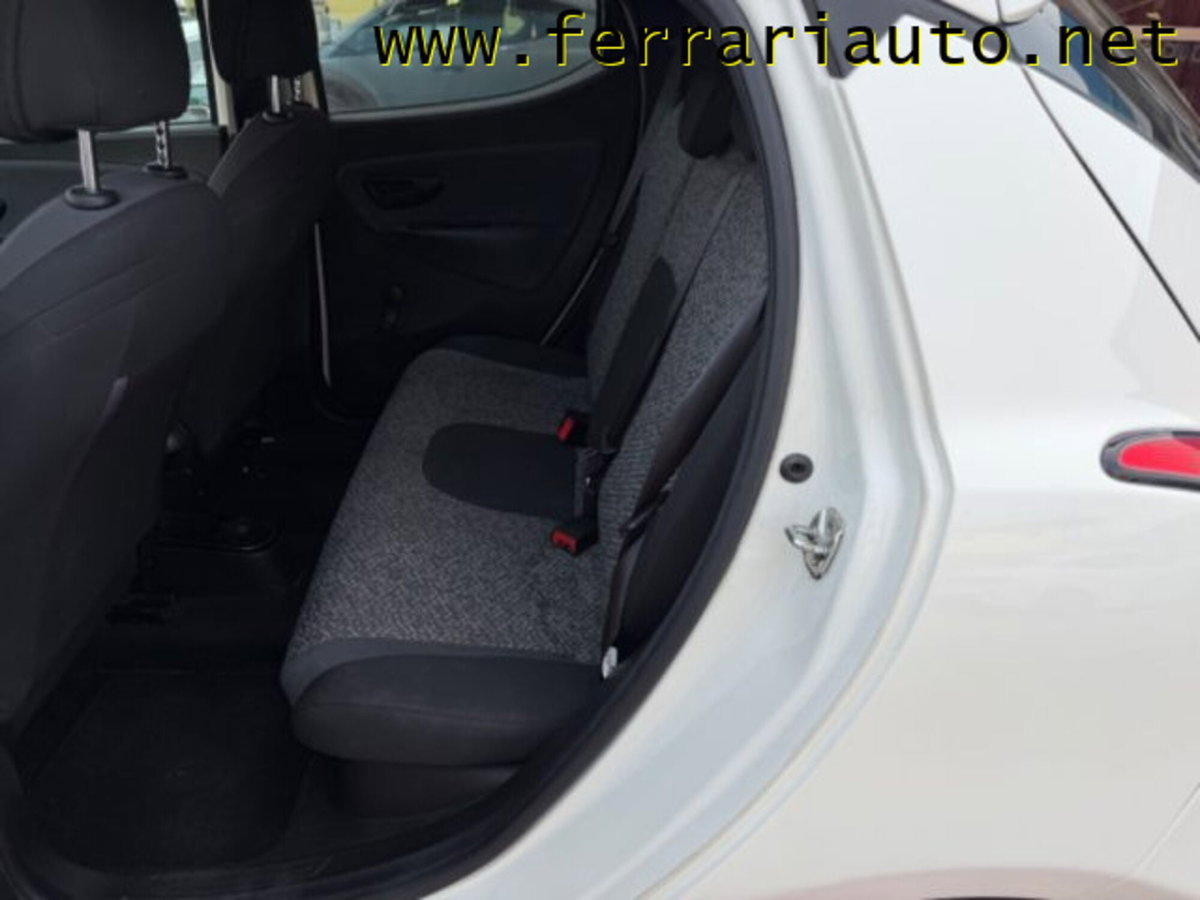 Lancia Ypsilon 1.2 69 CV 5 porte GPL Ecochic Elefantino Blu (17)