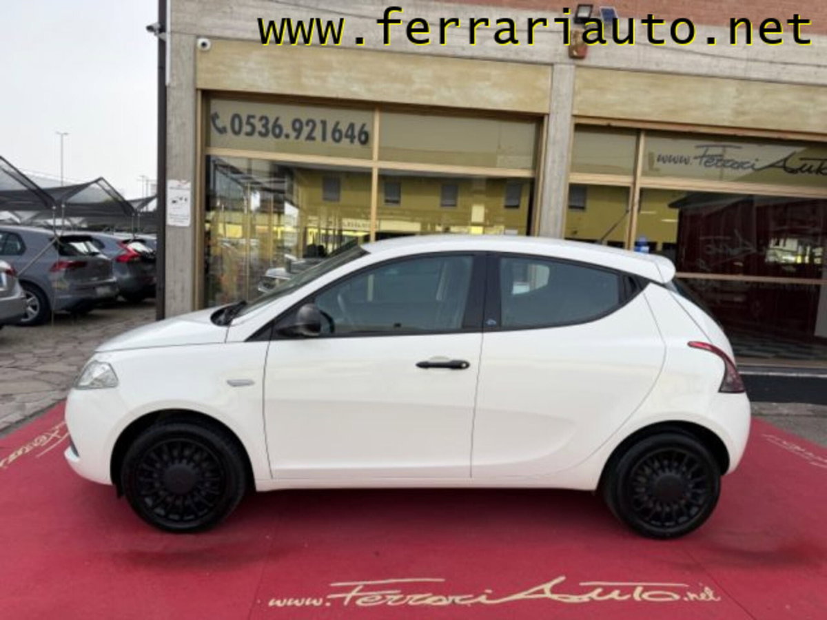 Lancia Ypsilon 1.2 69 CV 5 porte GPL Ecochic Elefantino Blu (5)