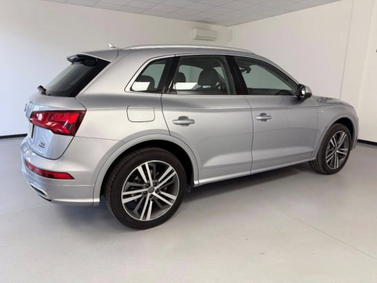 Audi Q5 2.0 TDI quattro S tronic S line plus (9)