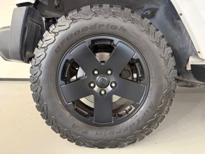 Jeep Wrangler Unlimited 2.8 CRD DPF Sahara Auto (10)