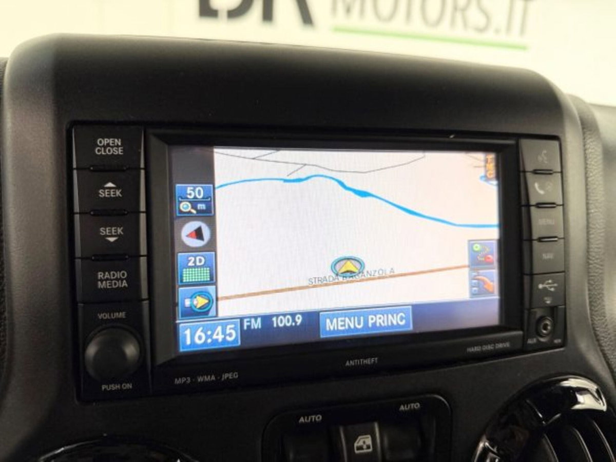 Jeep Wrangler Unlimited 2.8 CRD DPF Sahara Auto (12)