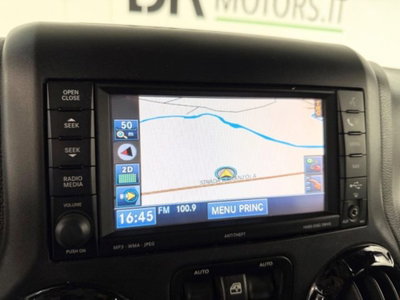 Jeep Wrangler Unlimited 2.8 CRD DPF Sahara Auto (12)