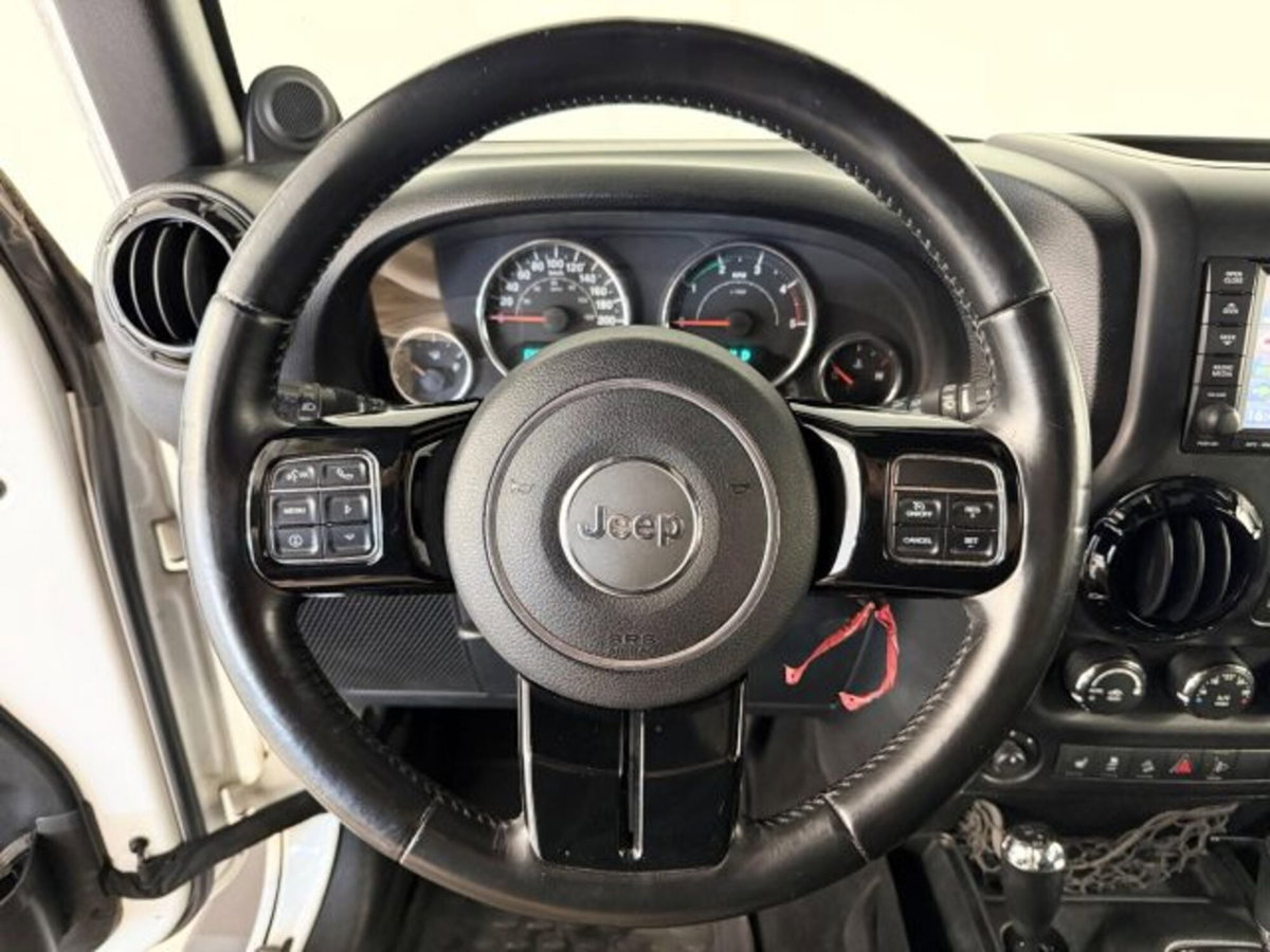 Jeep Wrangler Unlimited 2.8 CRD DPF Sahara Auto (5)