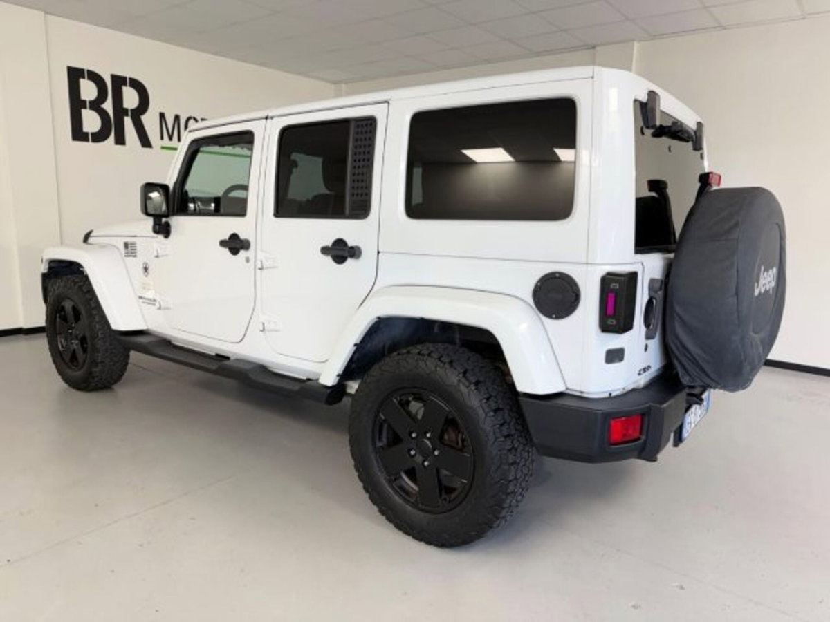 Jeep Wrangler Unlimited 2.8 CRD DPF Sahara Auto (7)