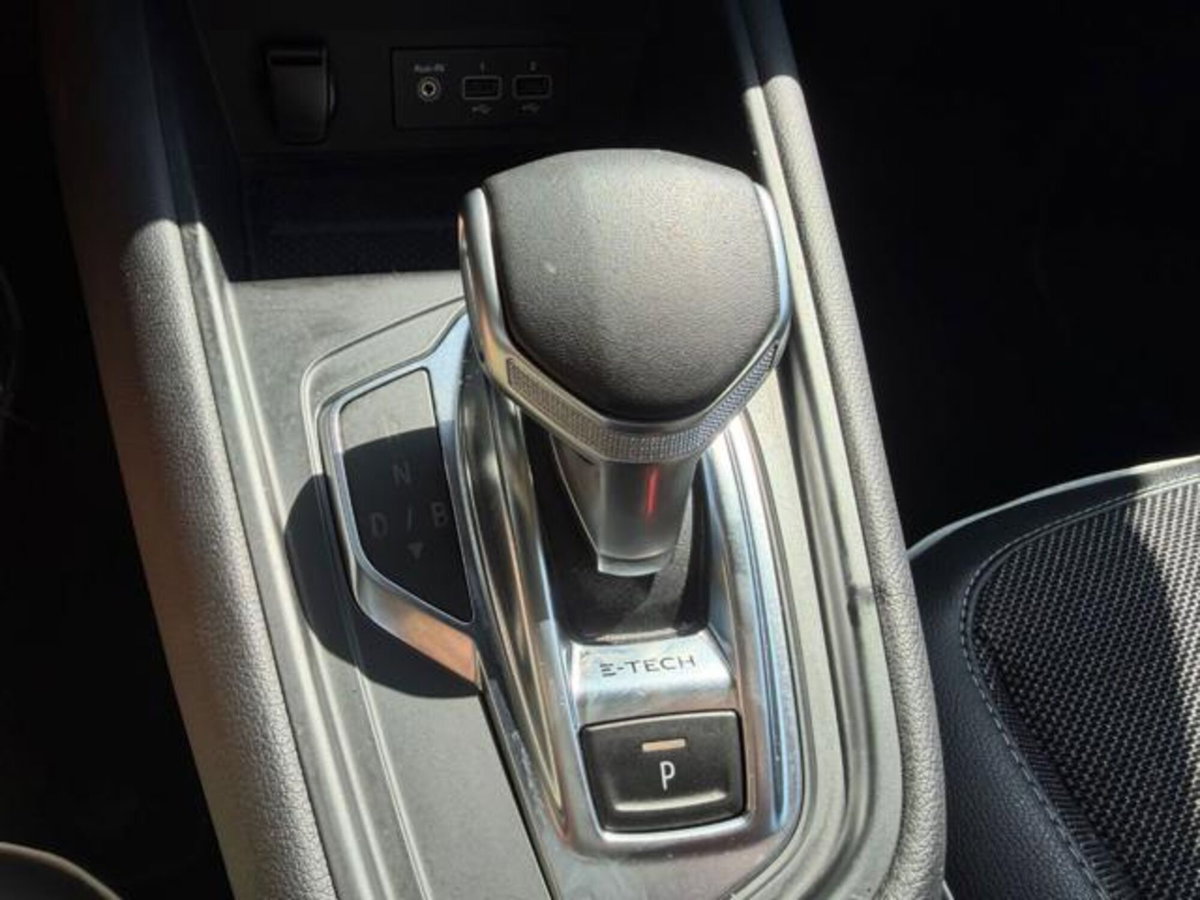 Renault Captur Plug-in Hybrid E-Tech 160 CV Intens (13)