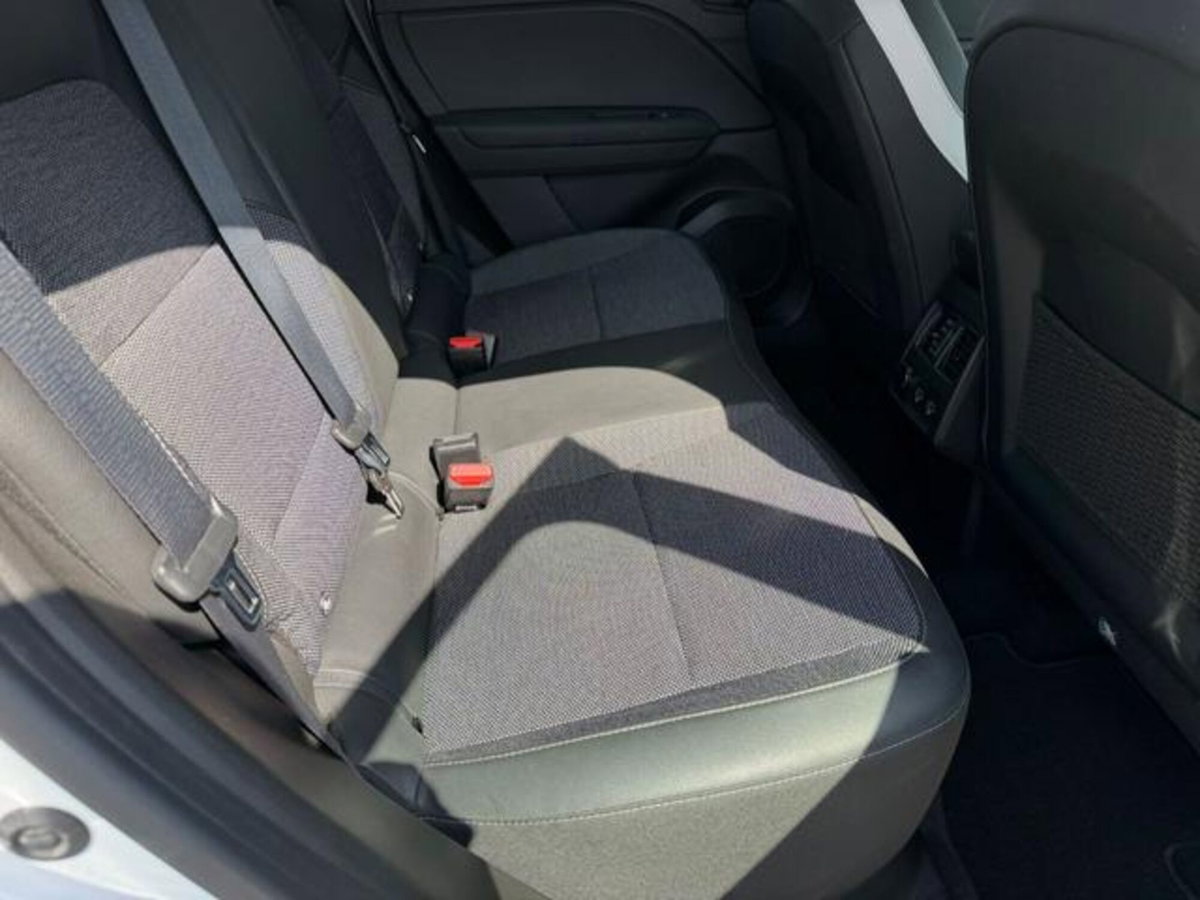 Renault Captur Plug-in Hybrid E-Tech 160 CV Intens (14)