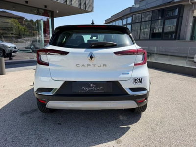 Renault Captur Plug-in Hybrid E-Tech 160 CV Intens (3)
