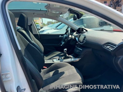 Peugeot 308 BlueHDi 130 S&S Allure (9)