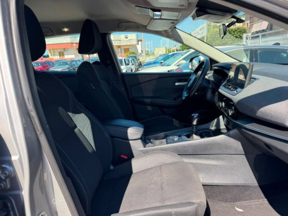 Nissan Qashqai 1.3 mhev Acenta 2wd 140cv (13)