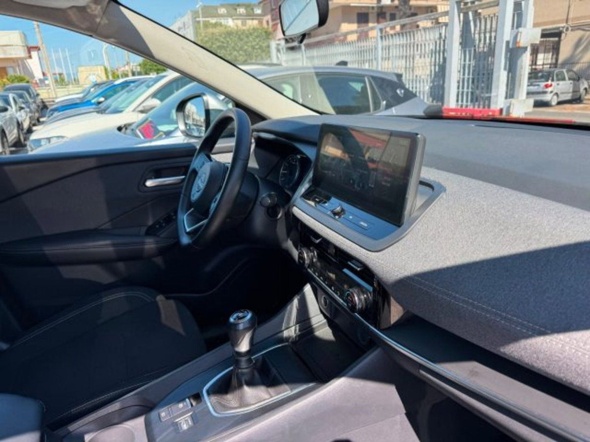 Nissan Qashqai 1.3 mhev Acenta 2wd 140cv (14)