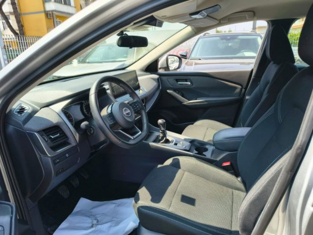Nissan Qashqai 1.3 mhev Acenta 2wd 140cv (14)